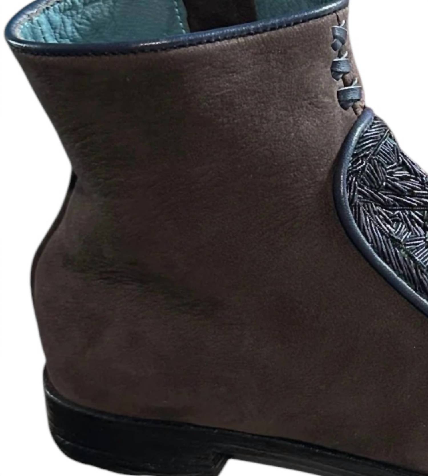 Meher Kakalia - Women's Queen Neva Boots
