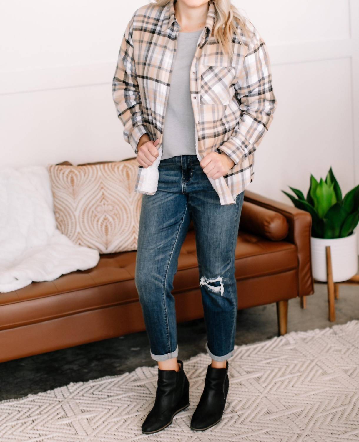 Judy Blue - Patch Things Up Destroyed Knee Boyfriend Jean