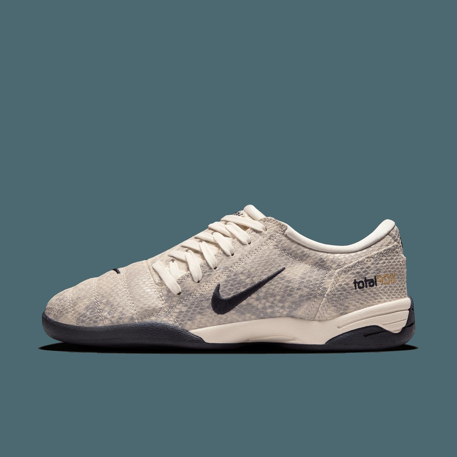 Nike - Women's Total Shoes