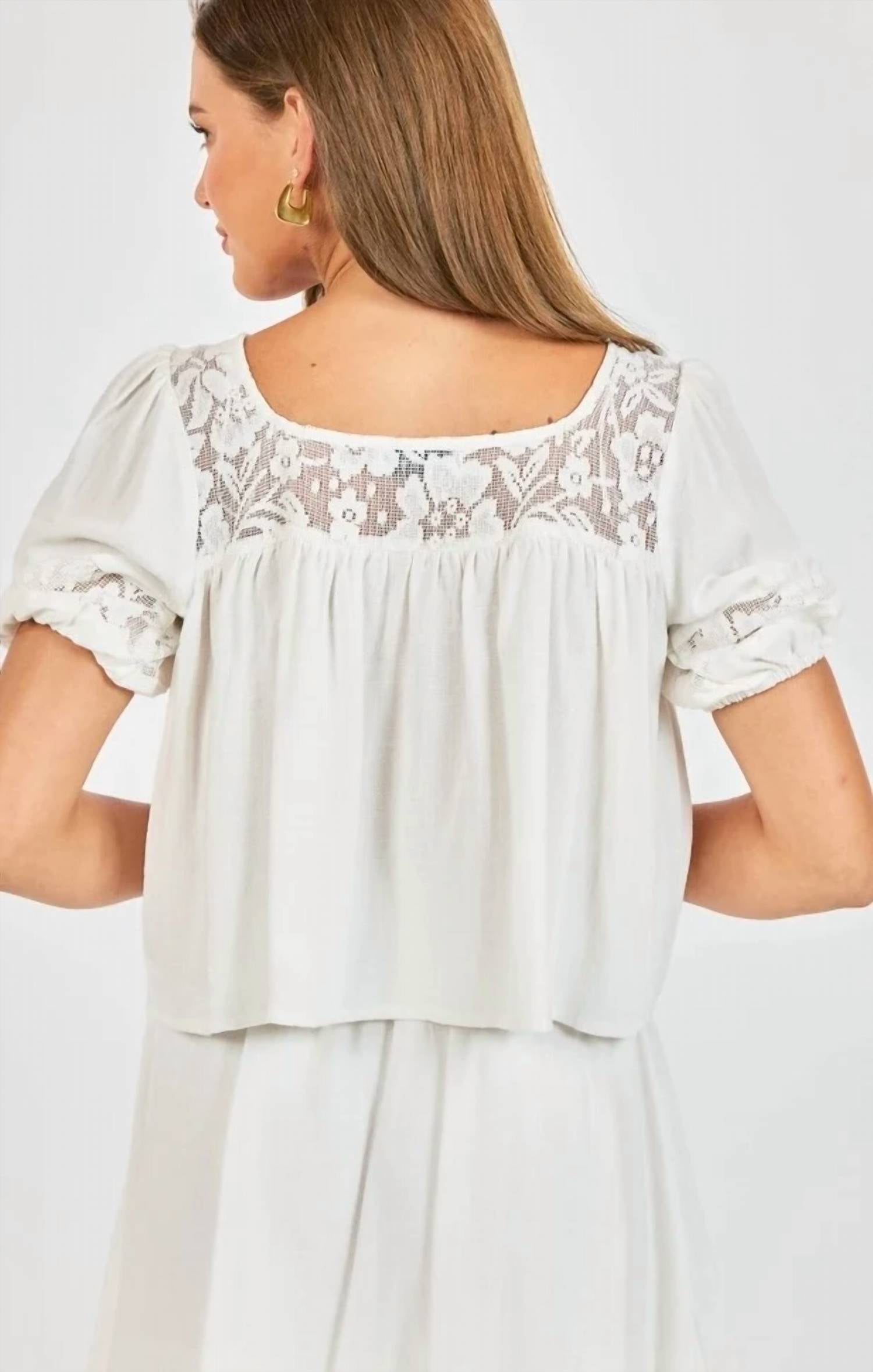 Sadie & Sage - Women's Neck Linen Lace Inset Top
