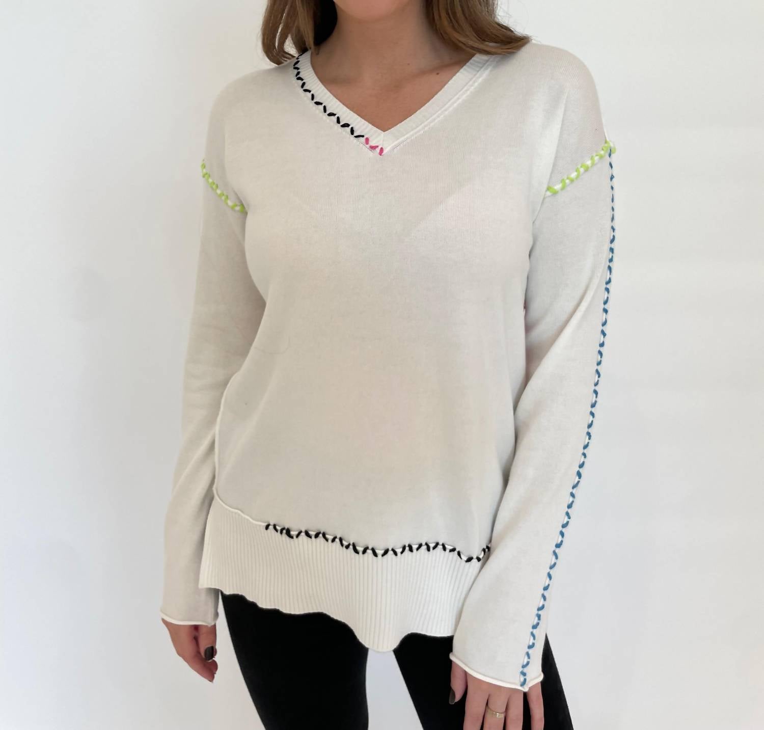 Pure Amici - Mona Stitch V-neck Sweater