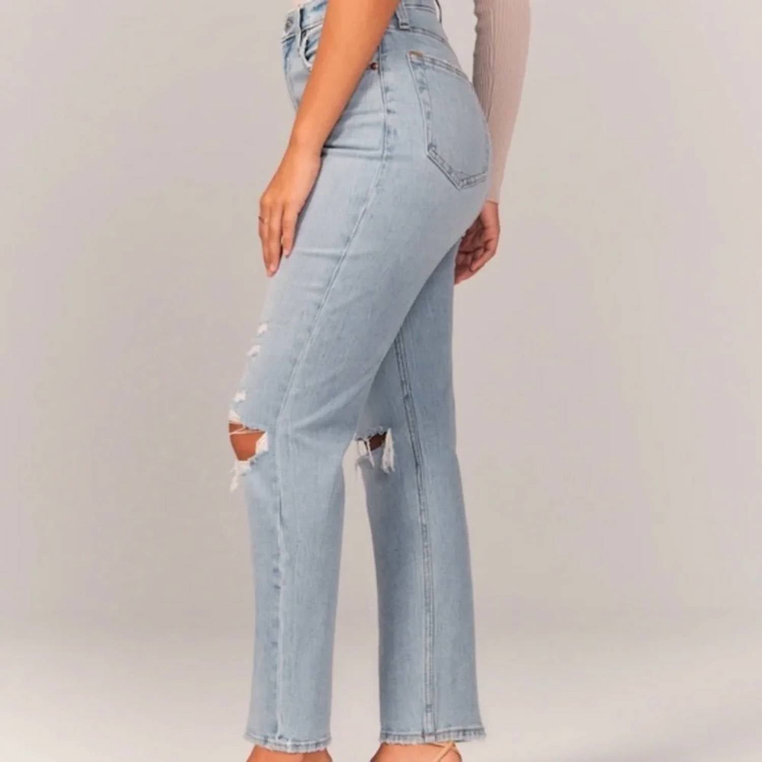 Abercrombie & Fitch - Curve Love Ultra High Rise Ankle Straight Jean