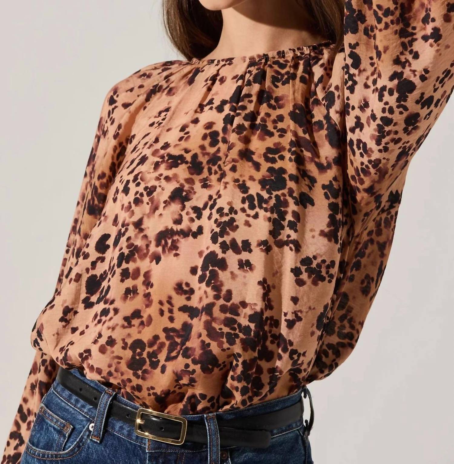 Astr - Reyen Balloon Sleeve Top