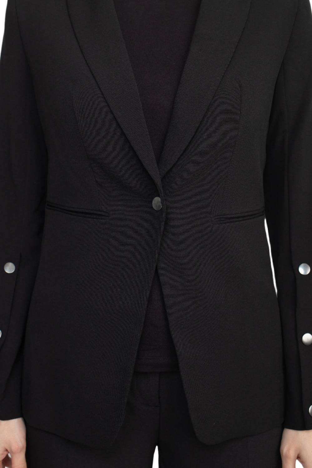 T Tahari - Notched Collar Long Sleeve One Button Blazer