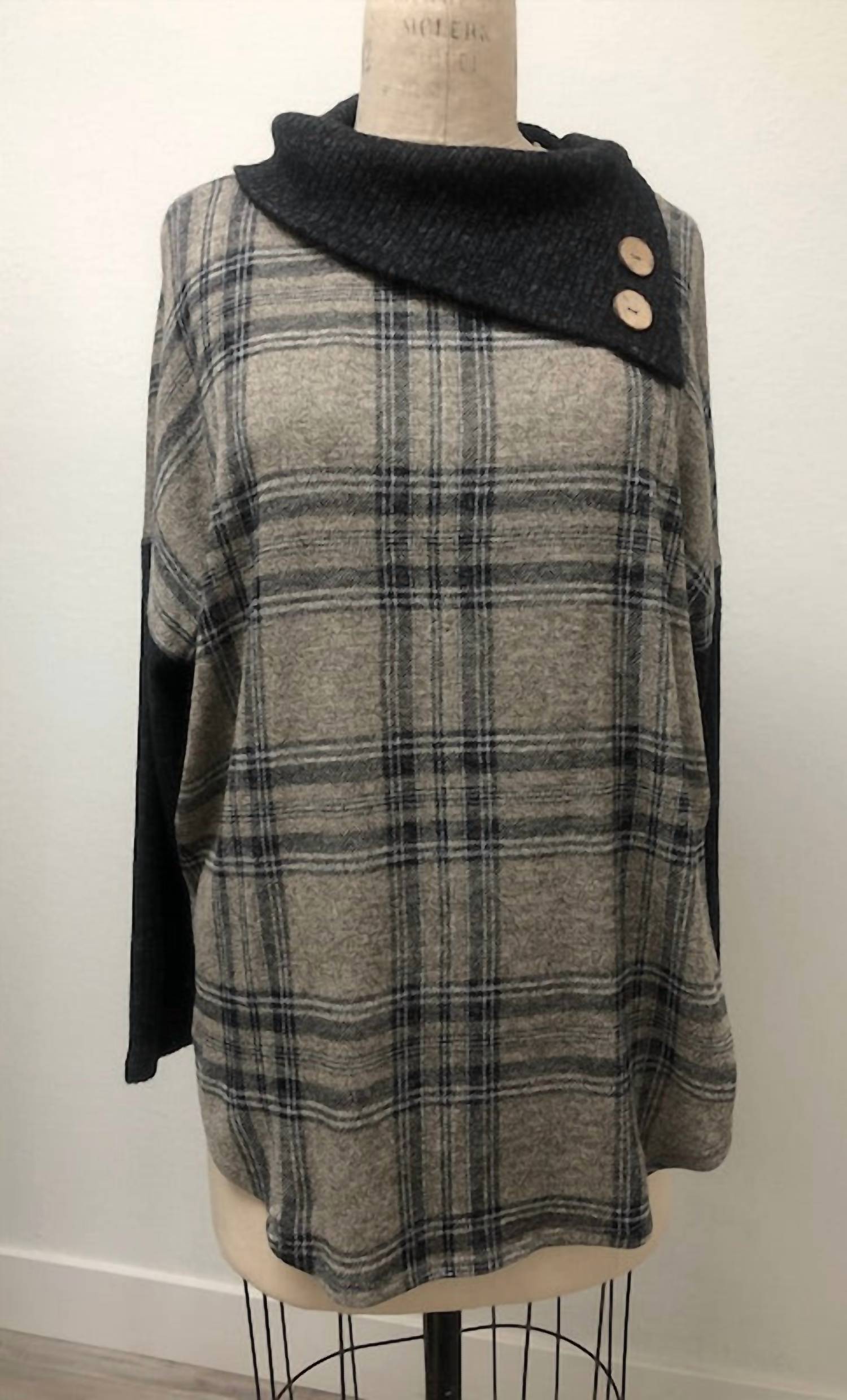 Papillon - Women's Check Poncho With Button Sleeve Detail