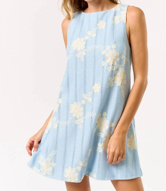 Lalavon - Brita Embroidered Floral Shift Dress