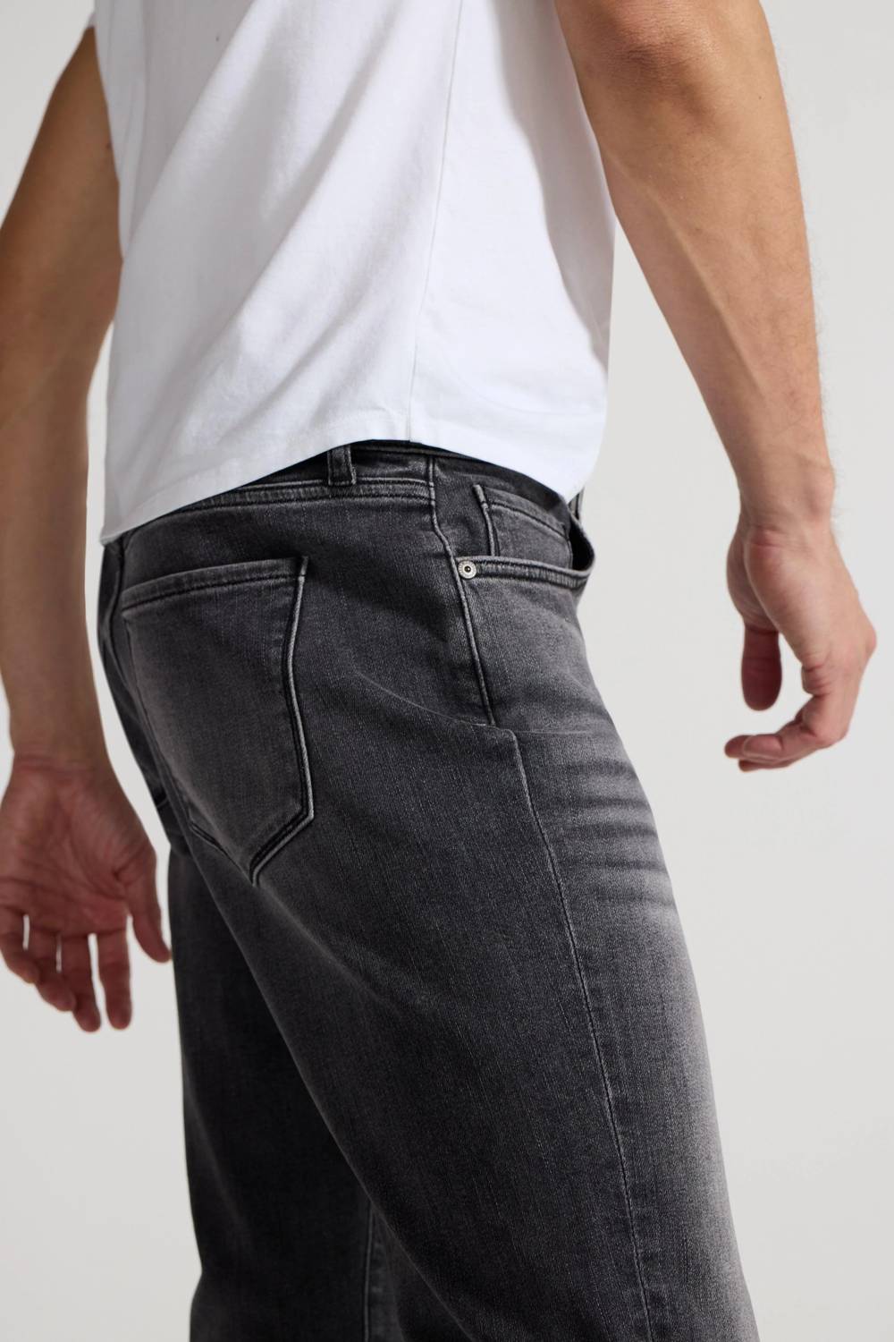 Monfrere - Brando Straight Leg Jeans