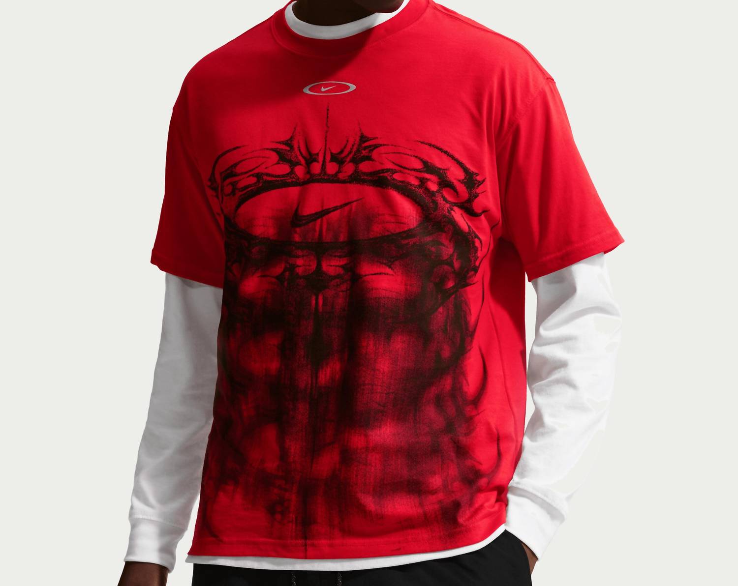 NIKE Chrome T-shirt in university red black - women's t-shirt - view 5