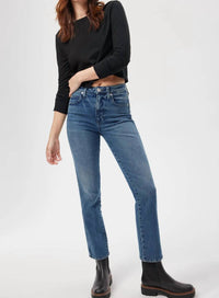 Amo - Women's Cropped Jeans