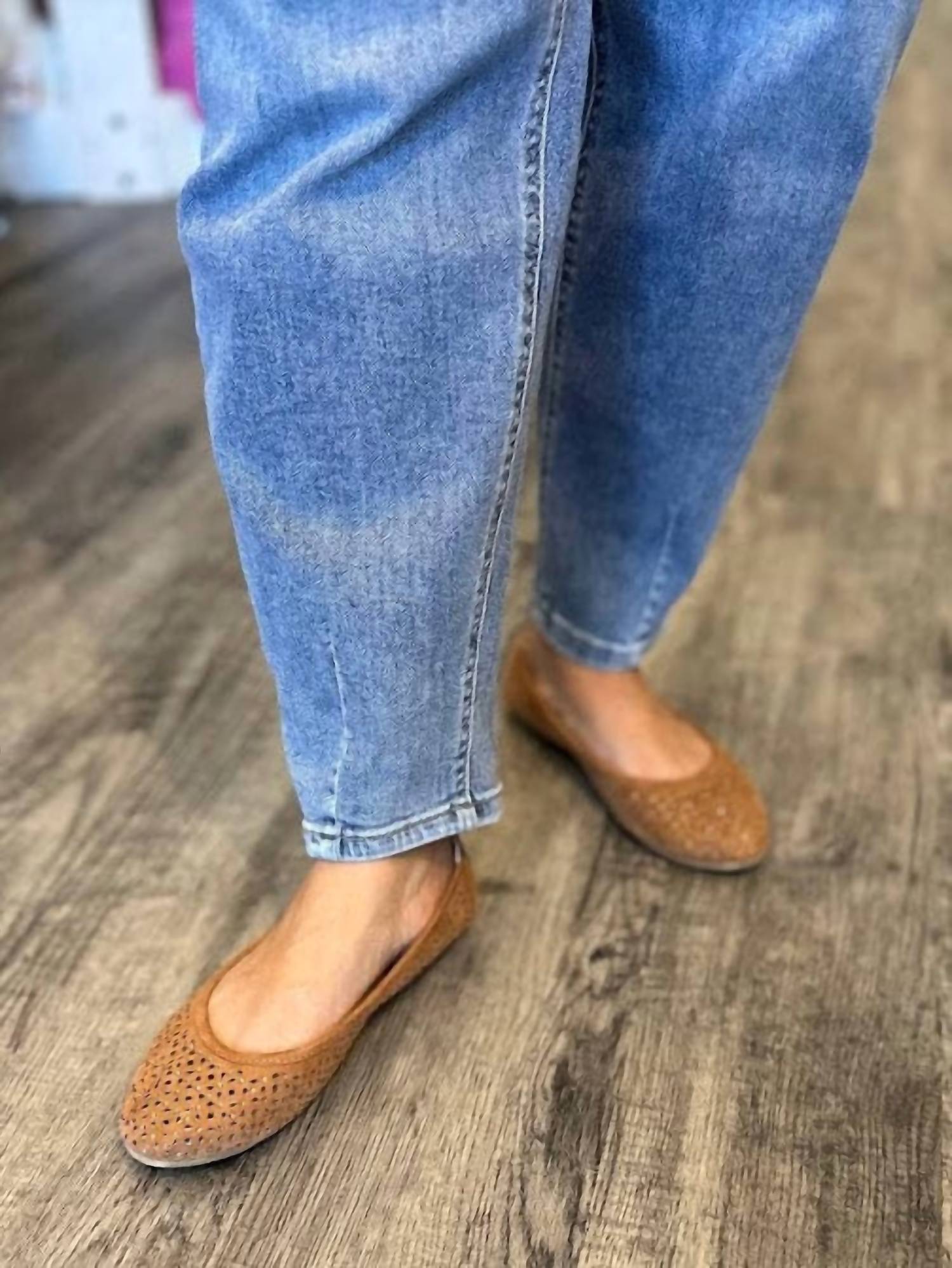 Yolly - Barrel Tapered Ankle Jean