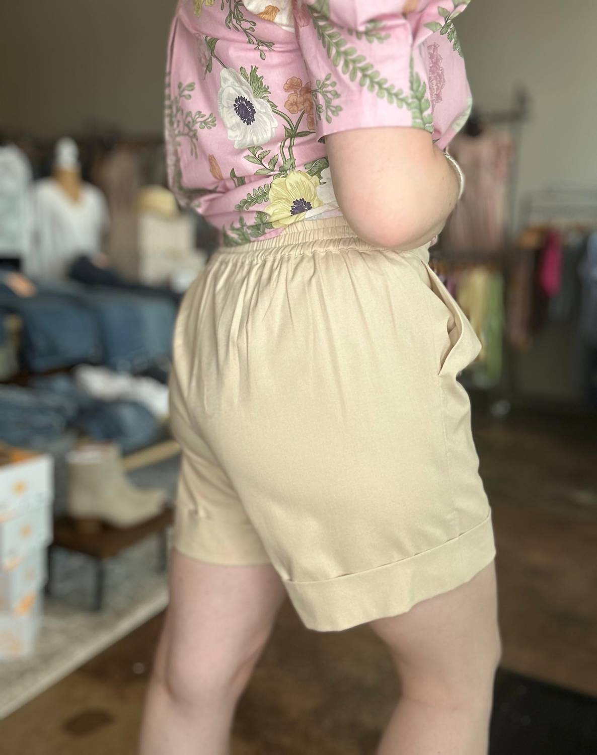 Entro - High Waist Pleated Shorts