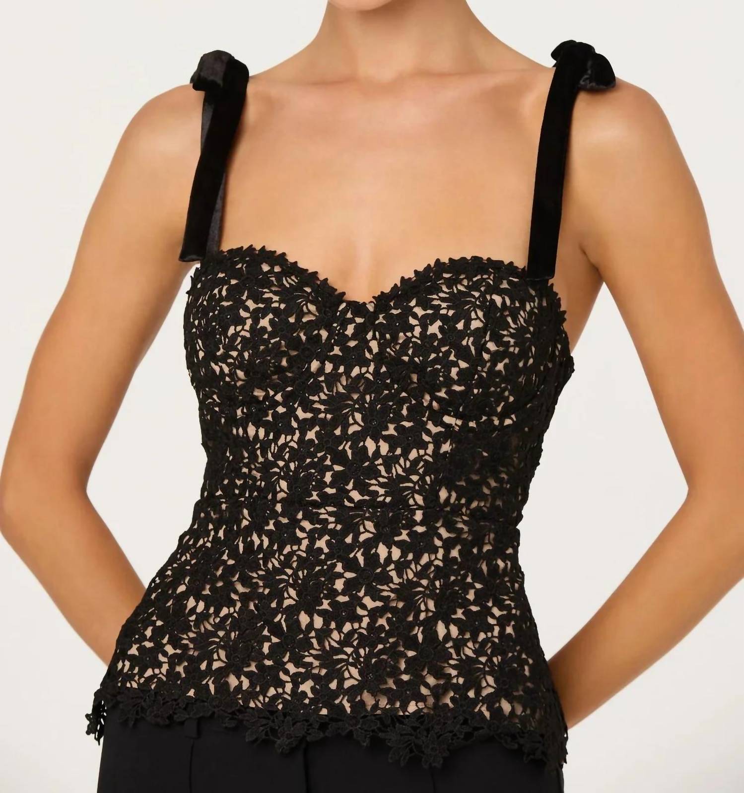 Astr - Donne Floral Lace Bustier Top