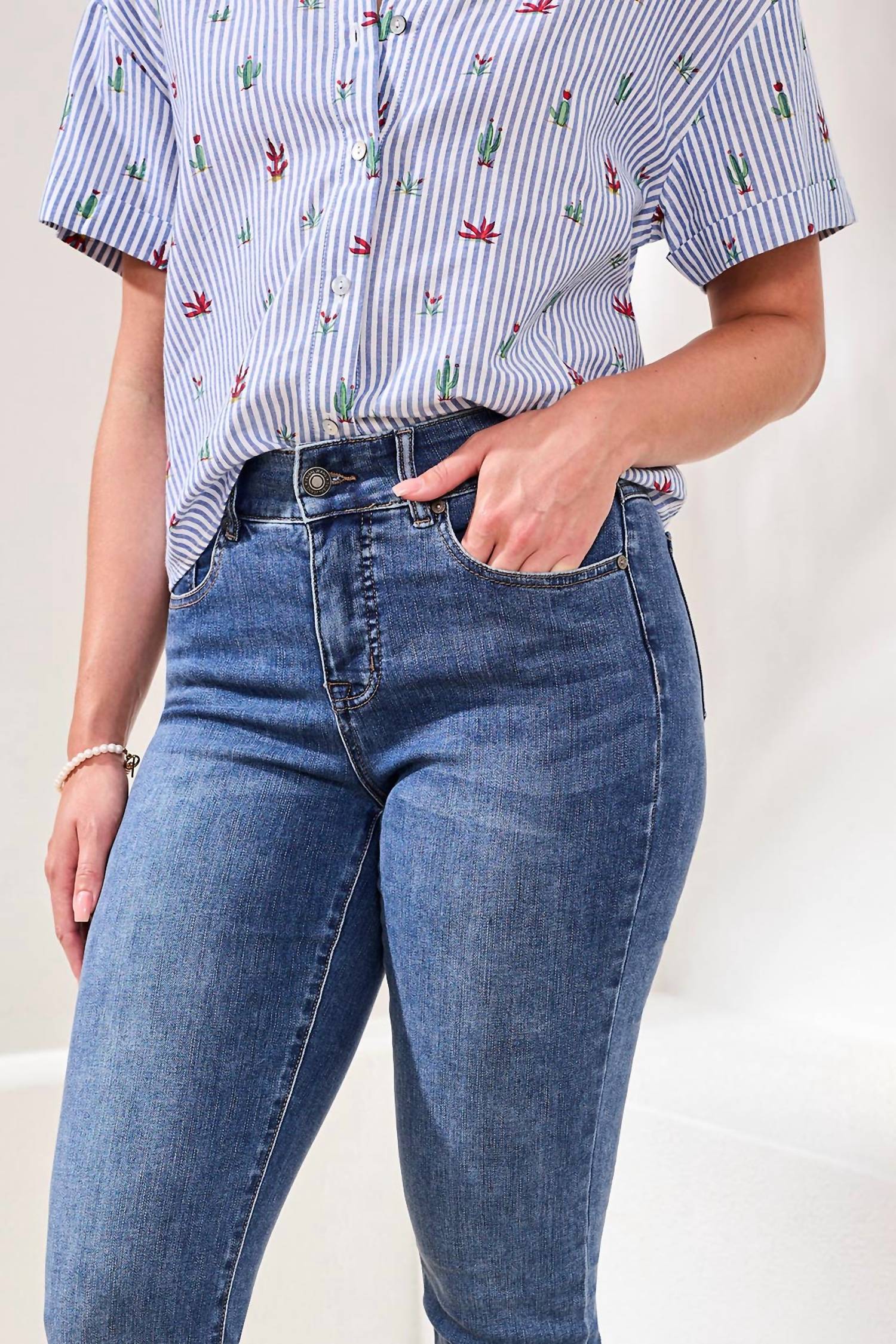 Tribal - Sophia Curvy Fit Straight Leg Jean