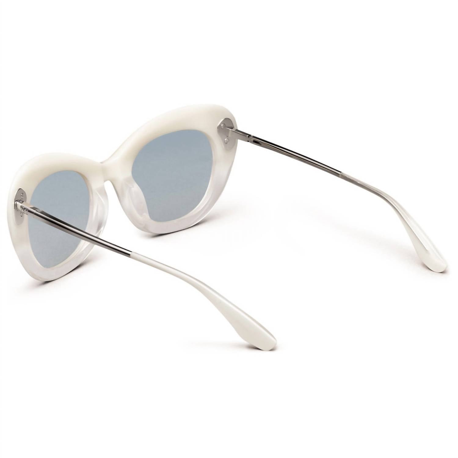 Faye - Chrome / Light Blue Chrome Flash Lens