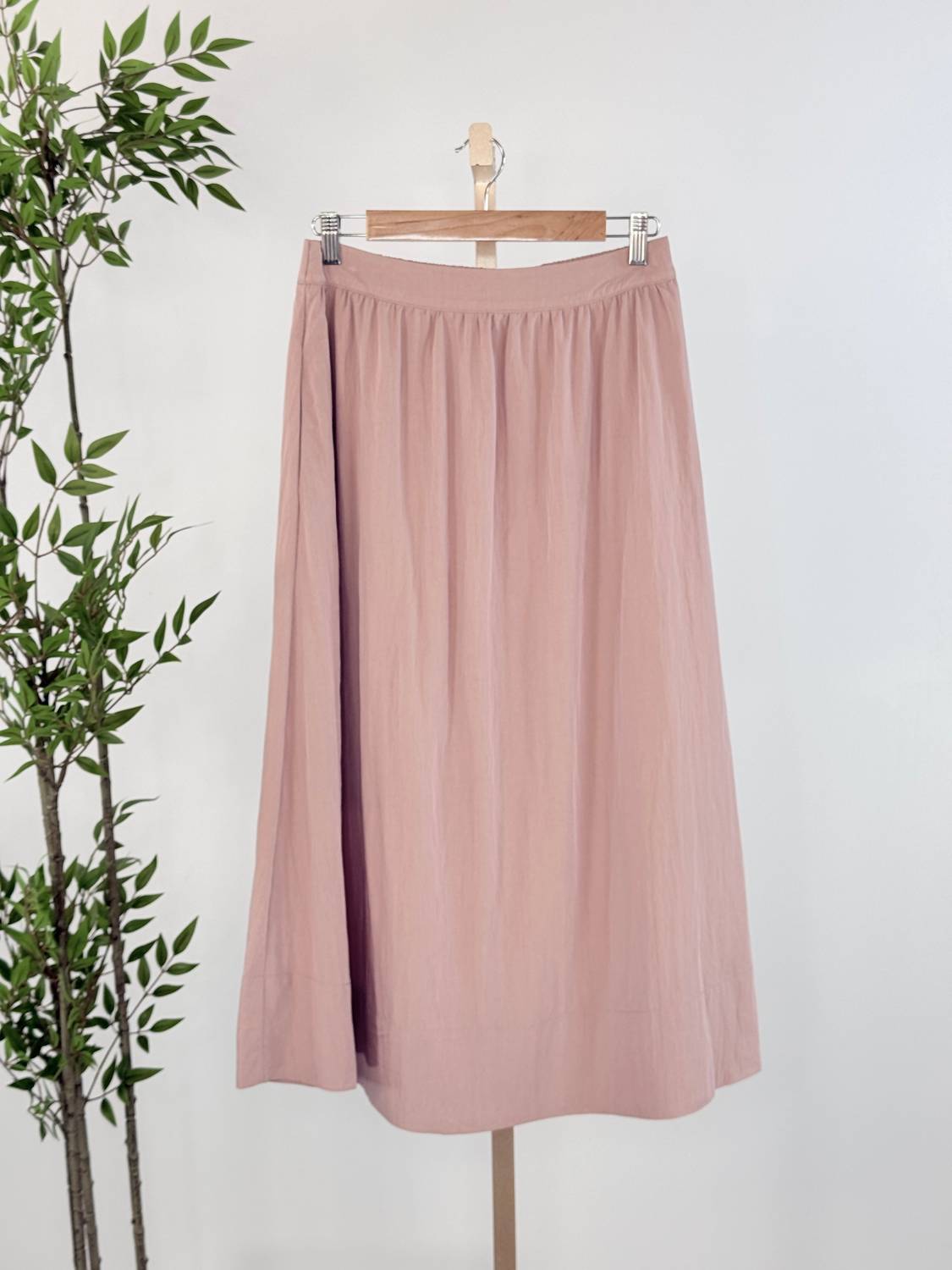 Be Cool - Soft Motion Midi Skirt