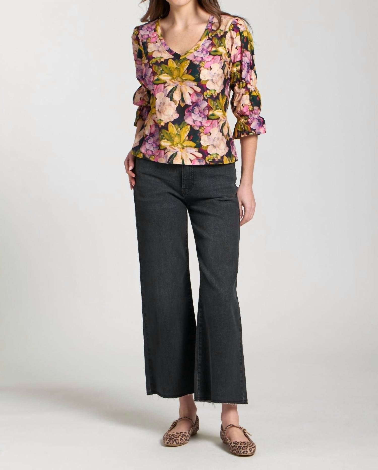 Apny - Scrunch Sleeve Floral Top