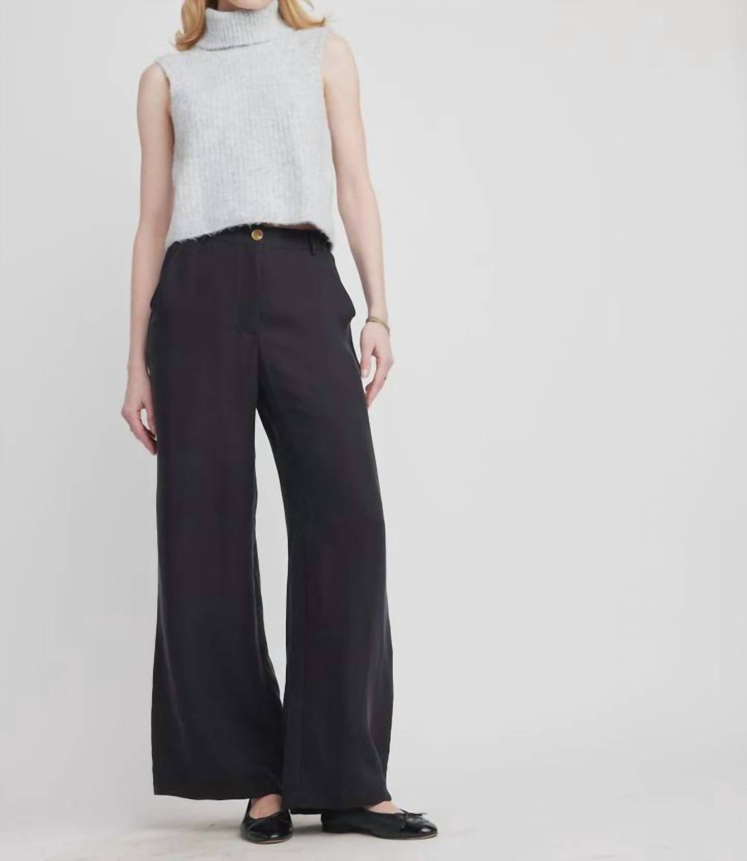 Self Contrast - Caroline Pant