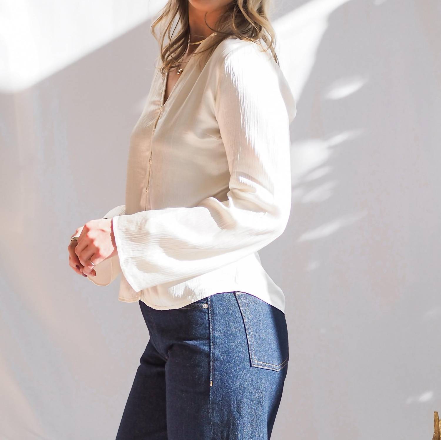 Bella Dahl - Fitted Bell Sleeve Blouse