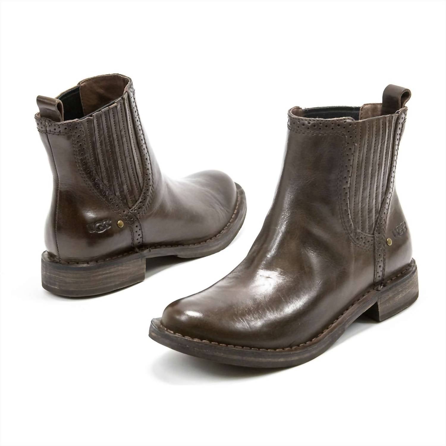 Ugg - Women's Caraby Leather Chelsea Boots