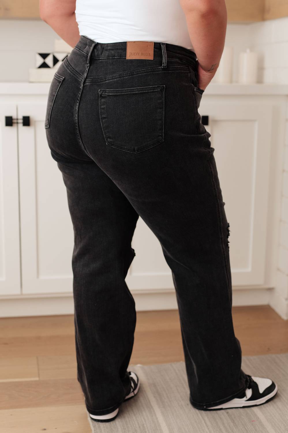 Judy Blue - High Rise Rigid Magic 90's Distressed Straight Jeans