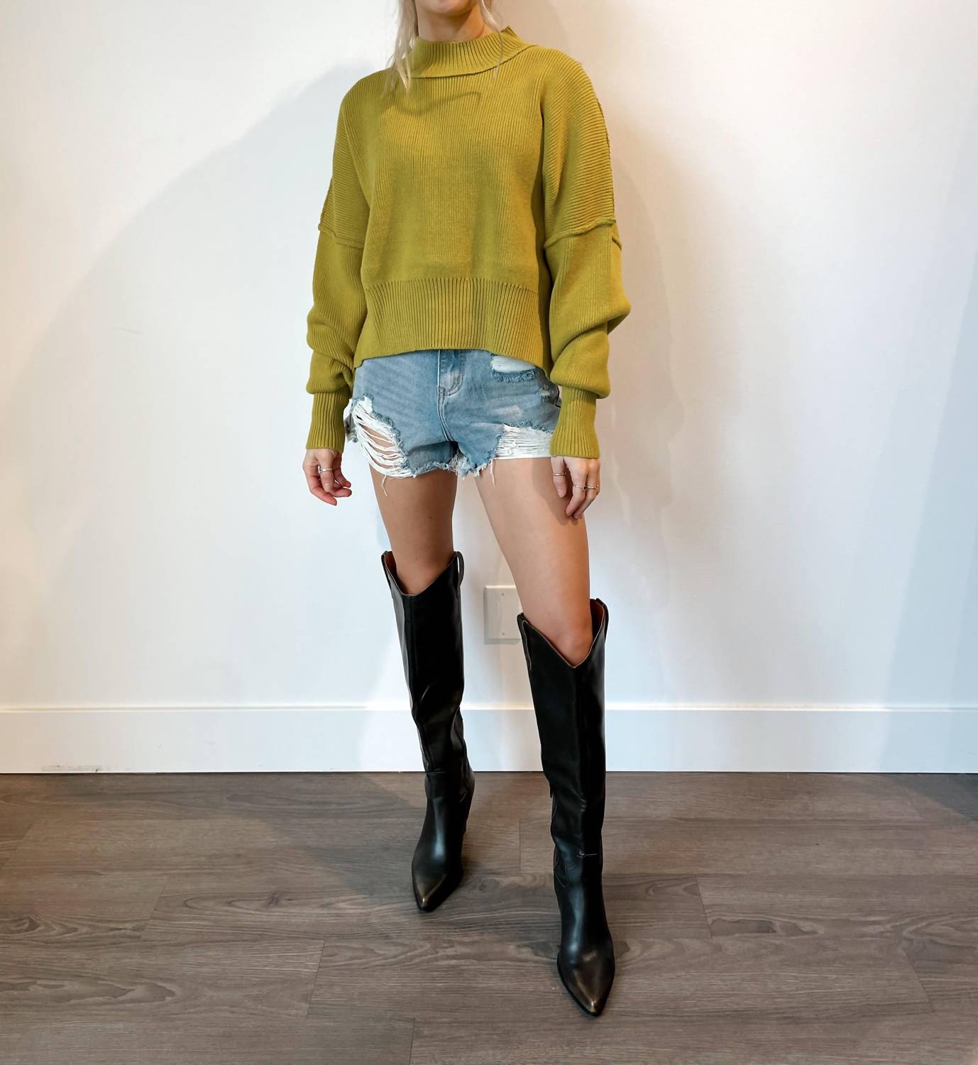 In-Loom - Izzy Cropped Pullover Sweater