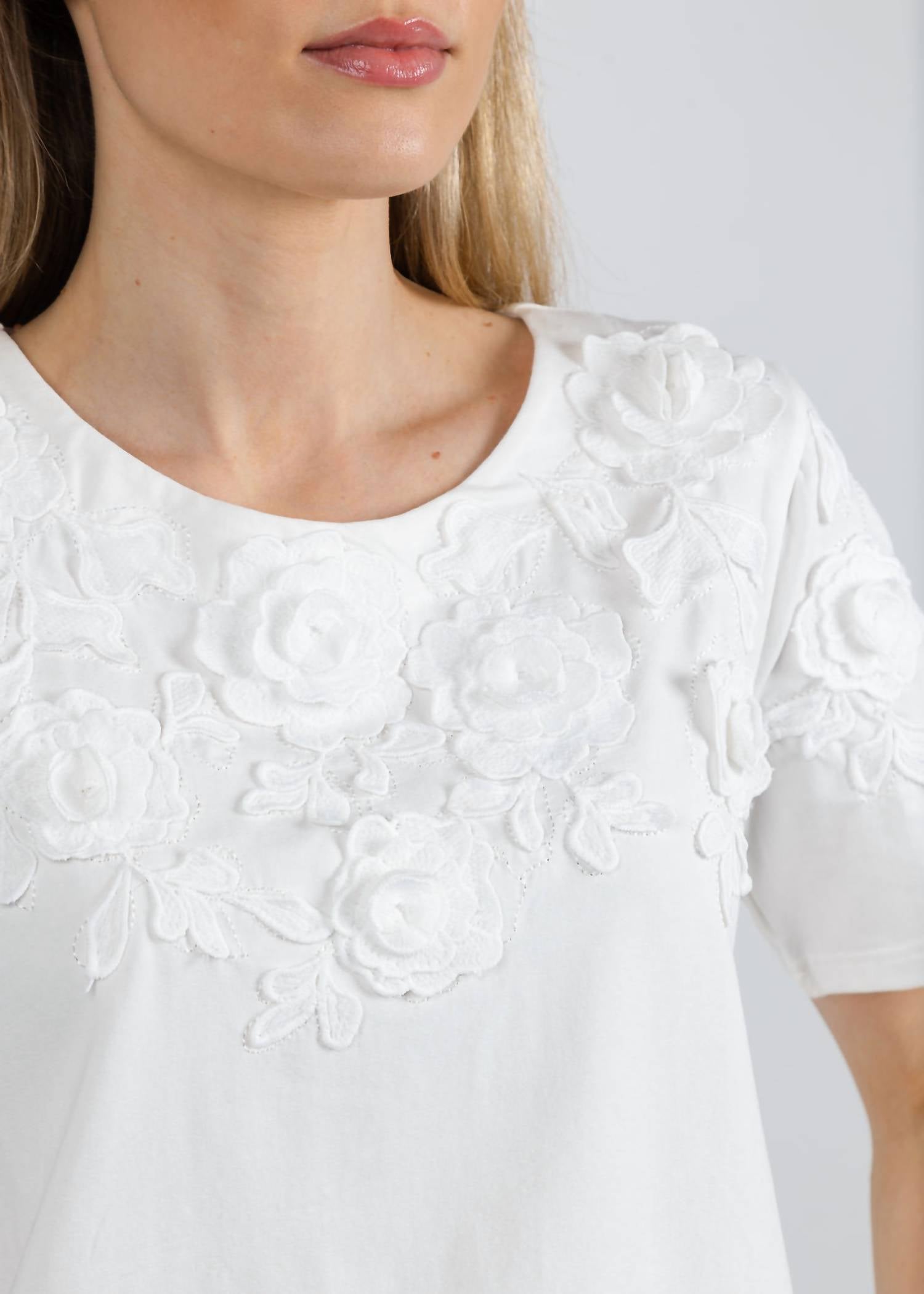 Leo & Ugo - Brianne Crew Neck Flower Top
