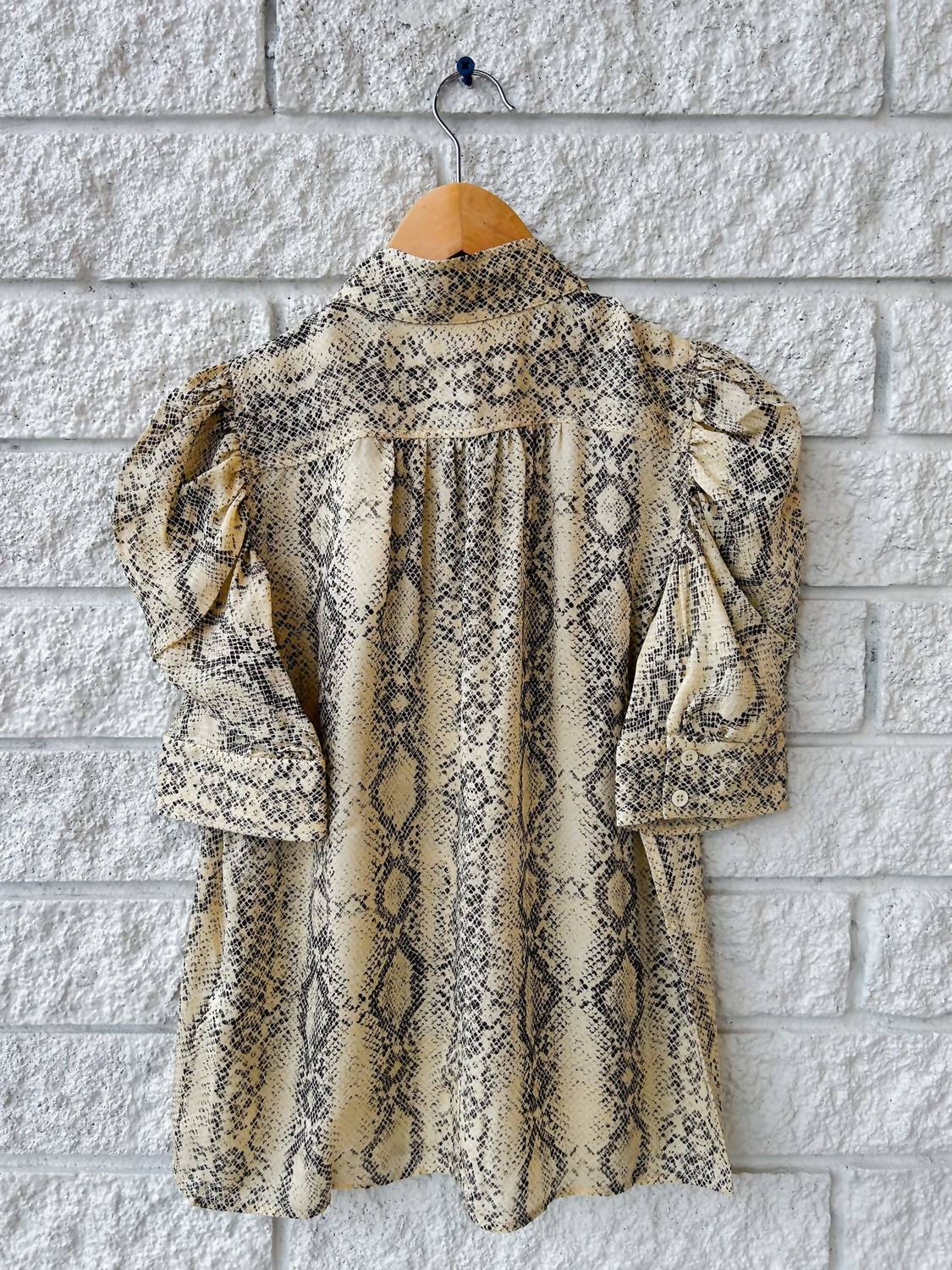 FRAME Snake Gillian Short Sleeve Top in camel multi 1 - women's blouse - alternate view