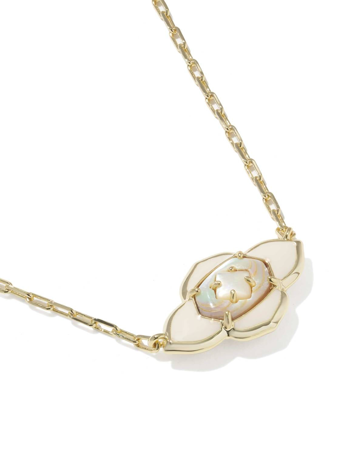 Kendra Scott - Women's Abbie Medallion Short Pendant Necklace
