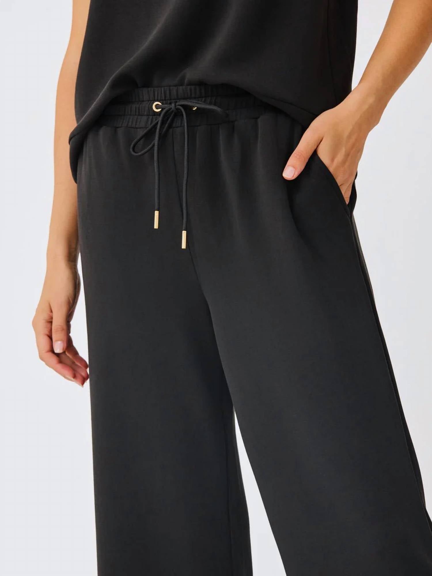Mary Square - Sabrina Cropped Straight Leg Pant