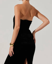 Astr - Arista Sweetheart Velvet Midi Dress