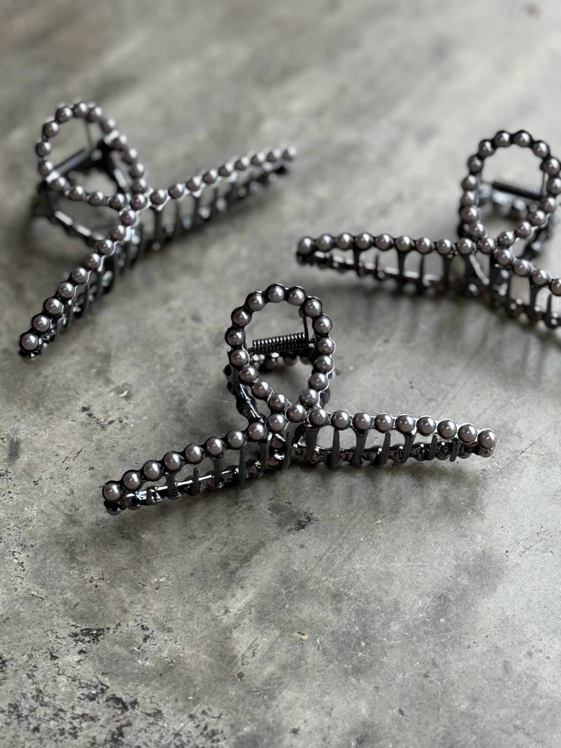 Wild Junkie - Women's Western Faux Pearl Hair Claw Clip