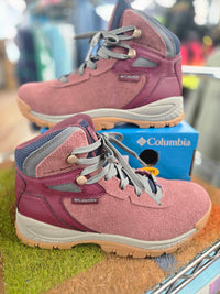 Columbia WOMEN'S NEWTON RIDGE BC BOOTS in beetroot sedona sage - women's shoe - detail view