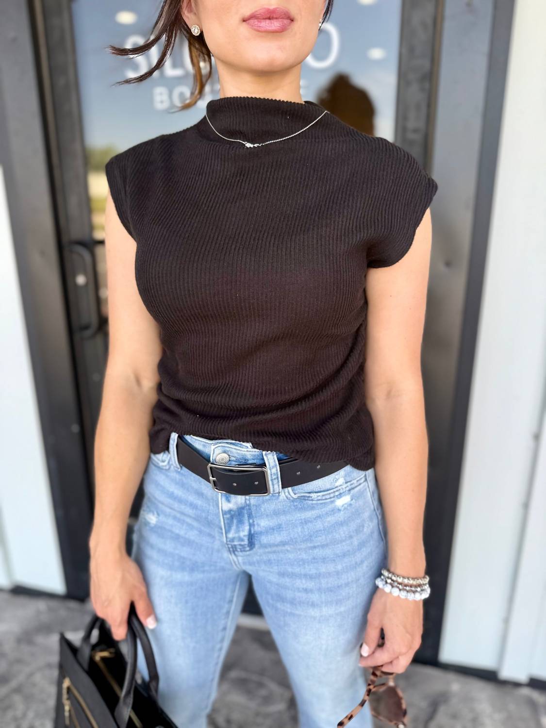 Ee:Some - Mock Neck Sleeveless Top