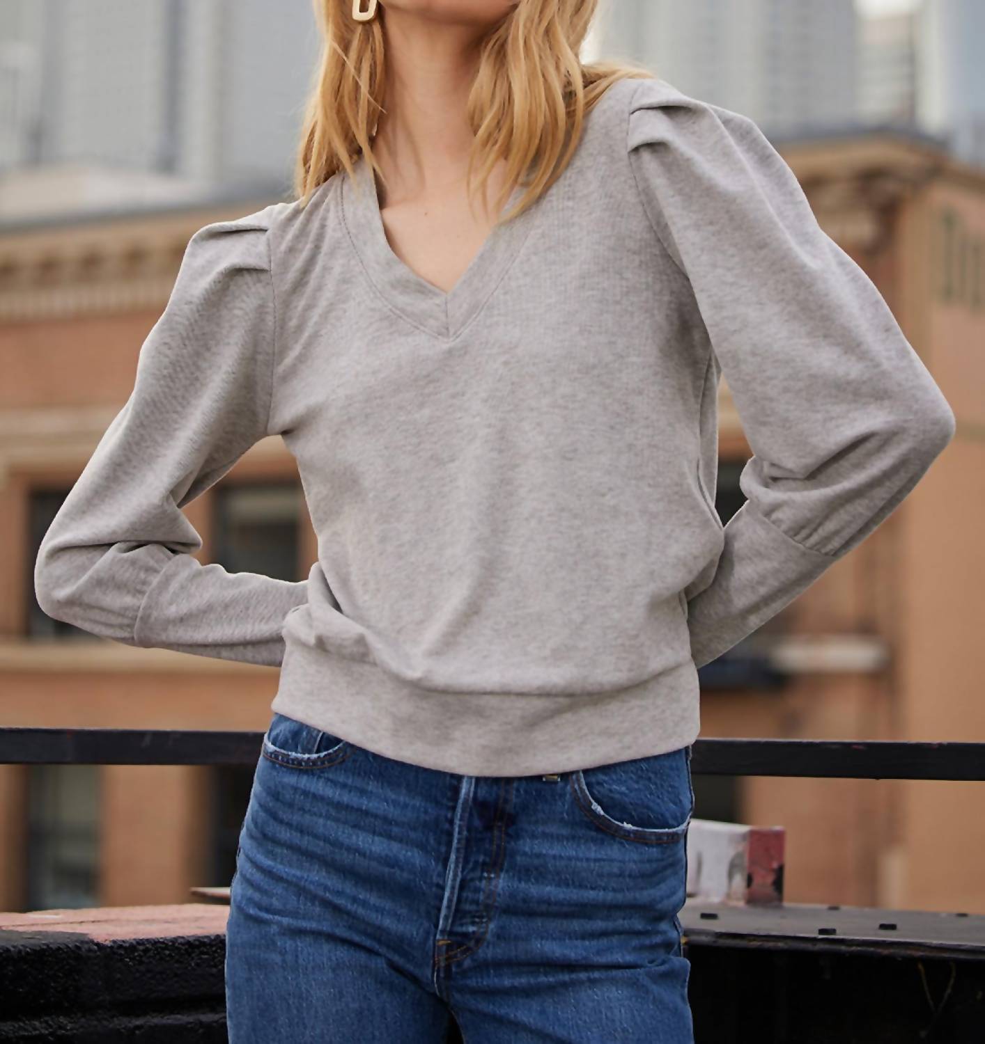 Bobi - Puff Sleeve V-neck Pullover