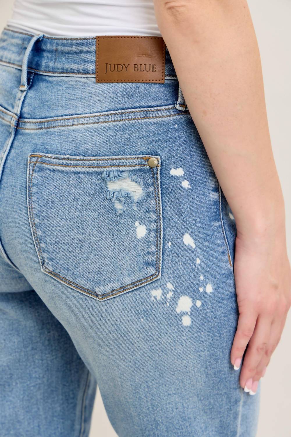Judy Blue - Mid Rise Cuffed Boyfriend Jeans
