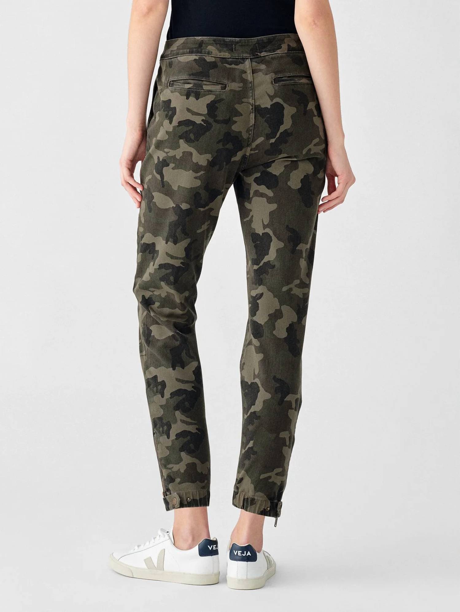 DL1961 - Women's Gwen Jogger in marsh - women's pants - detail view