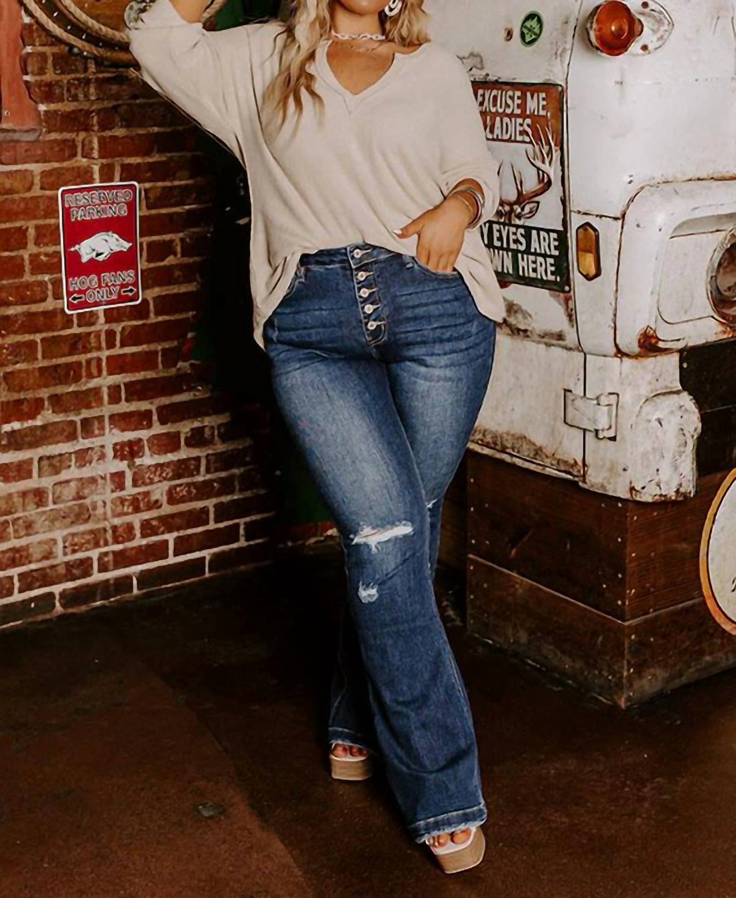 Kancan - NIKKY MIDRISE DISTRESSED FLARE JEAN