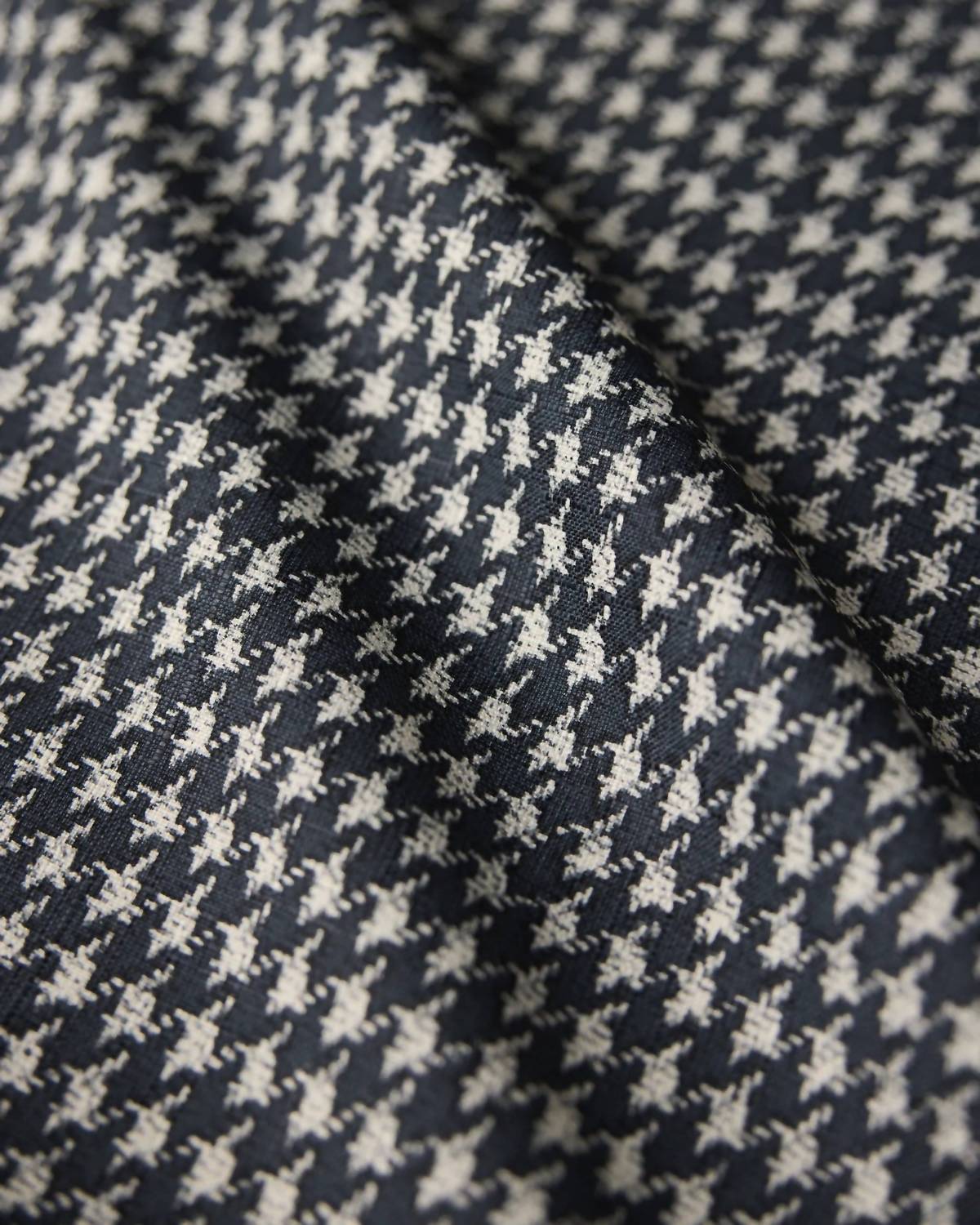 Geometry - Houndstooth Table Runner - Med 16" X 90"