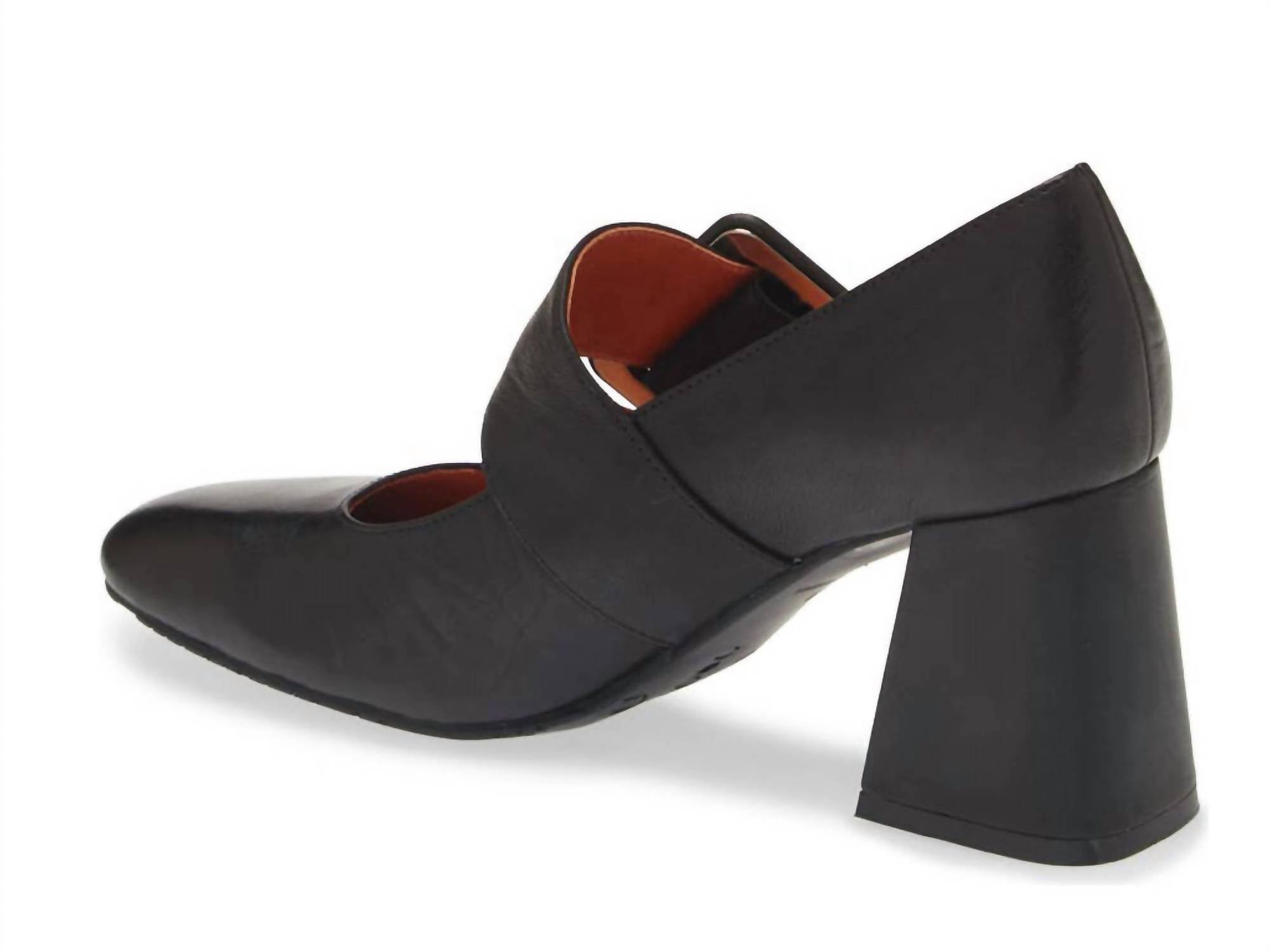 CHOCOLAT BLU Women's Halle Block Heel Sandlas in black - women's heels - detail view