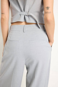 Good American - Essential Suiting Pleated Trousers