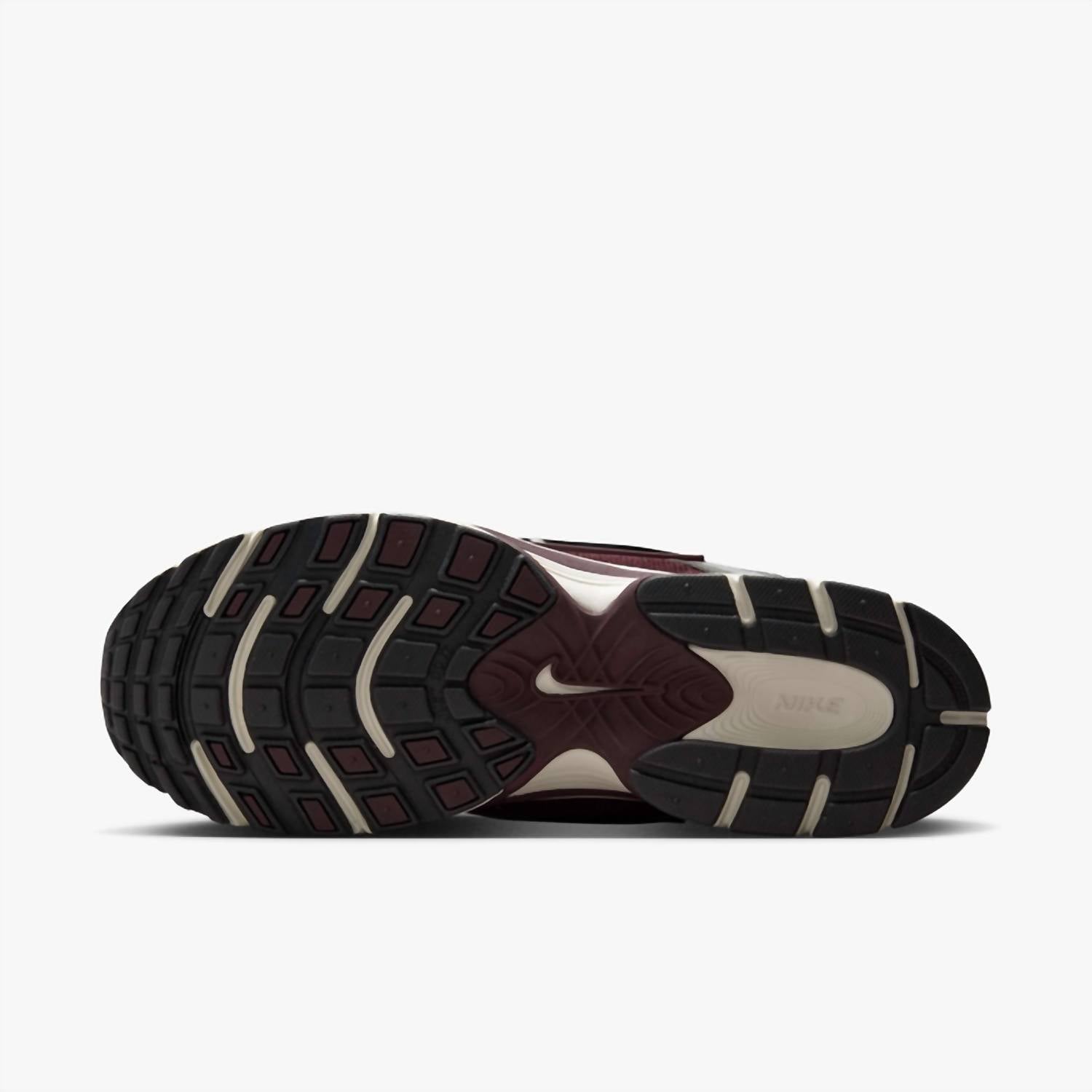 Nike - Men's V5 Rnr Sneakers