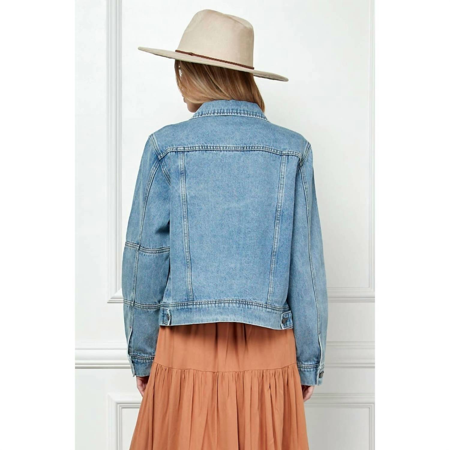 Veveret - Cropped Jacket With Asymmetric Seam