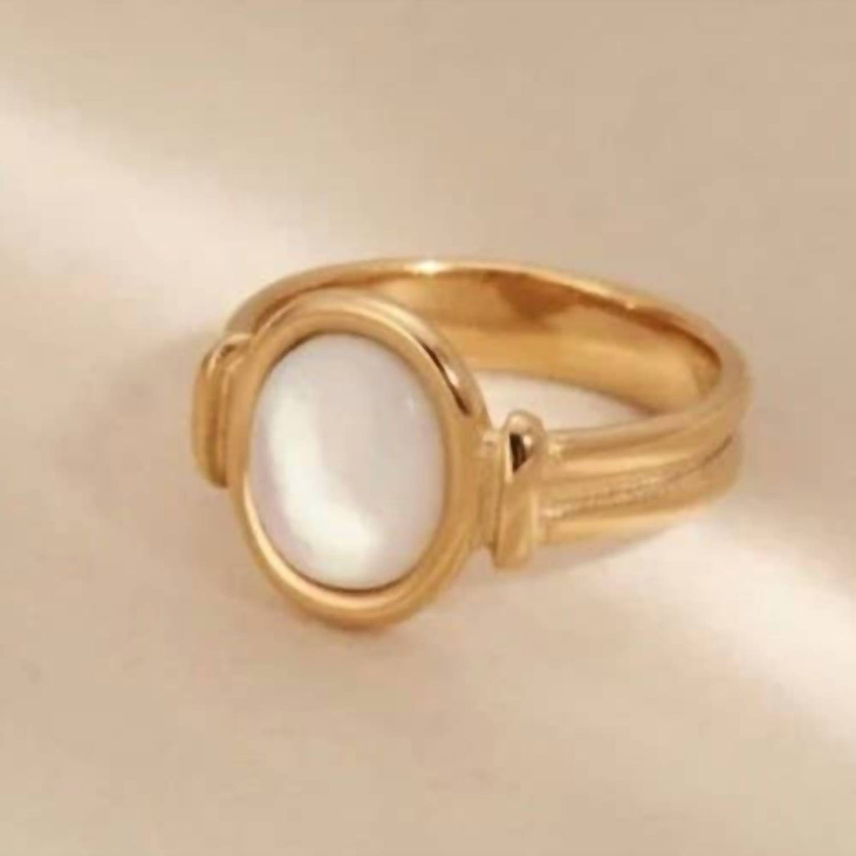 Josslyn By Wall To Wall - Women's Sunburst Stone Ring