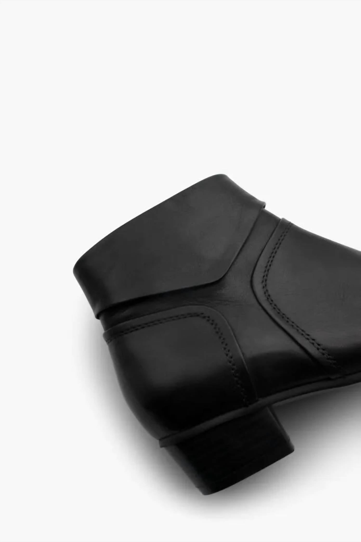 Regarde Le Ciel - Women's Stefany Ankle Boot