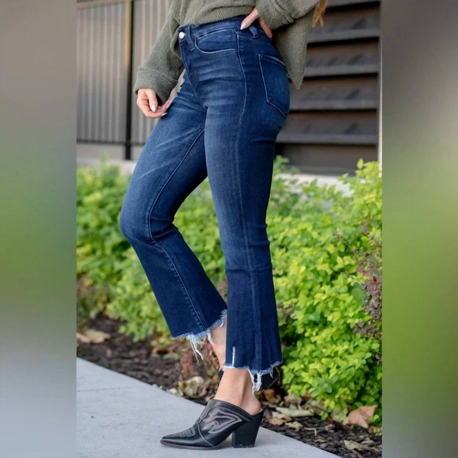 Flying Monkey - Feasible High Rise Jeans