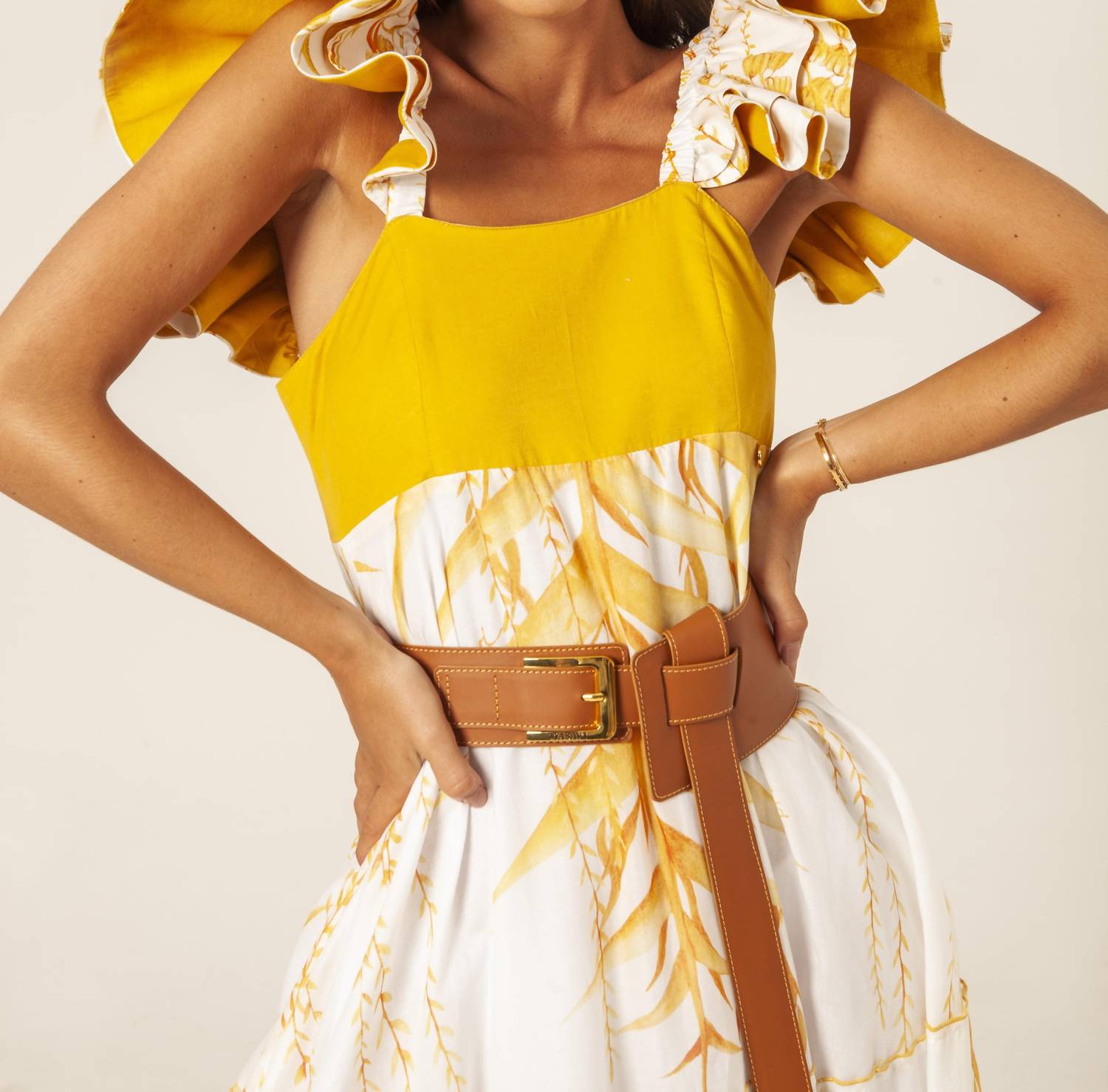 LEAFS SHOULDER RUFFLE DRESS