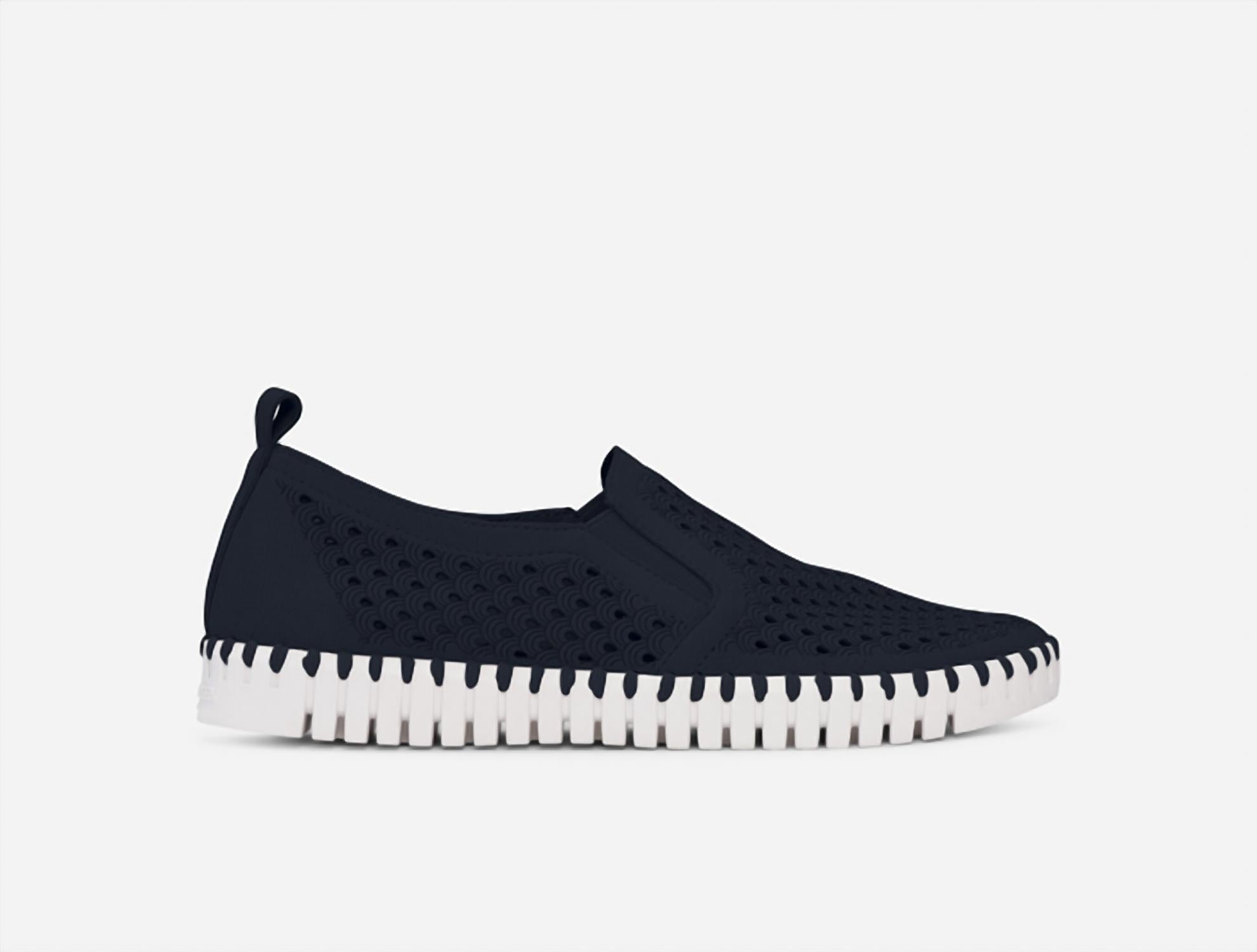 Ilse Jacobsen Women's Tulip 140 Shoe in black - women's flats