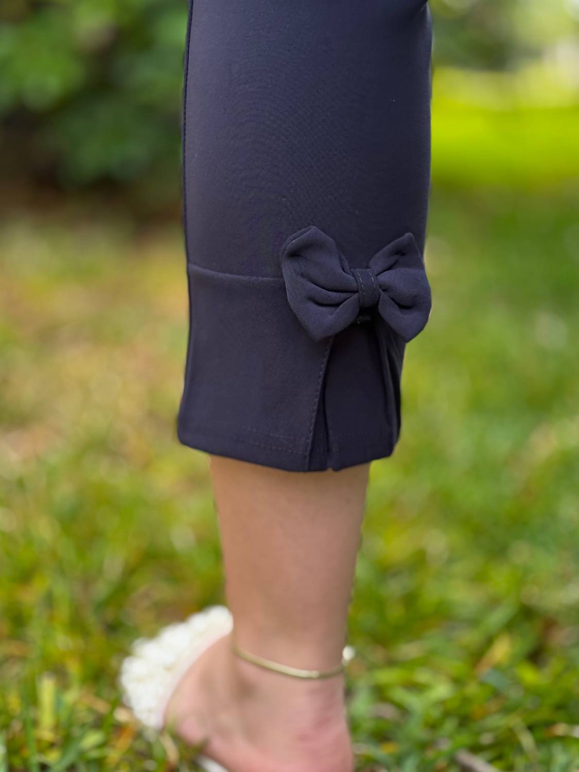 Coco + Carmen - Georgie Bow Back Capri Pants