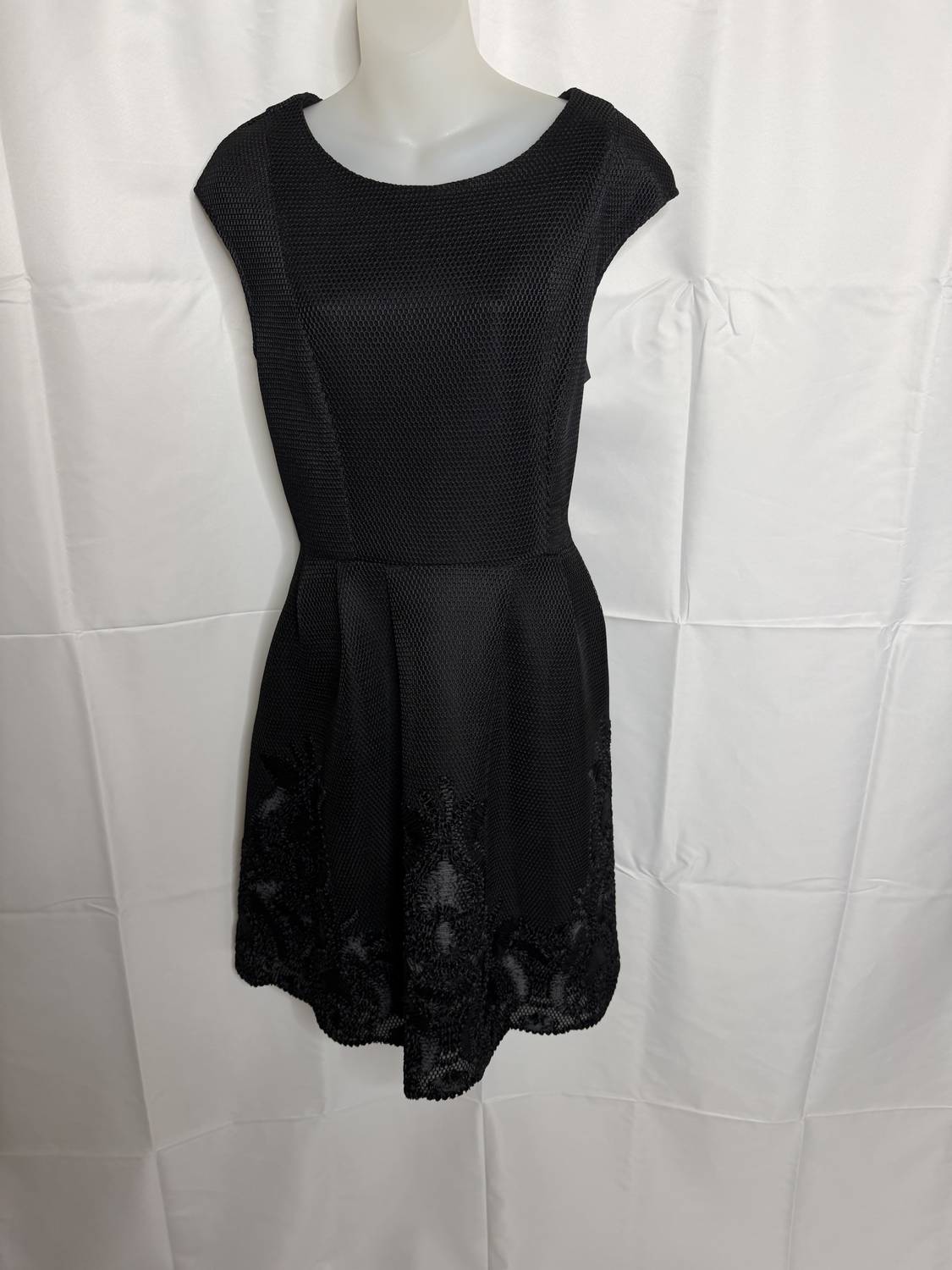 Samuel Dong - Women's Ribbon Floral Sandwith Dress