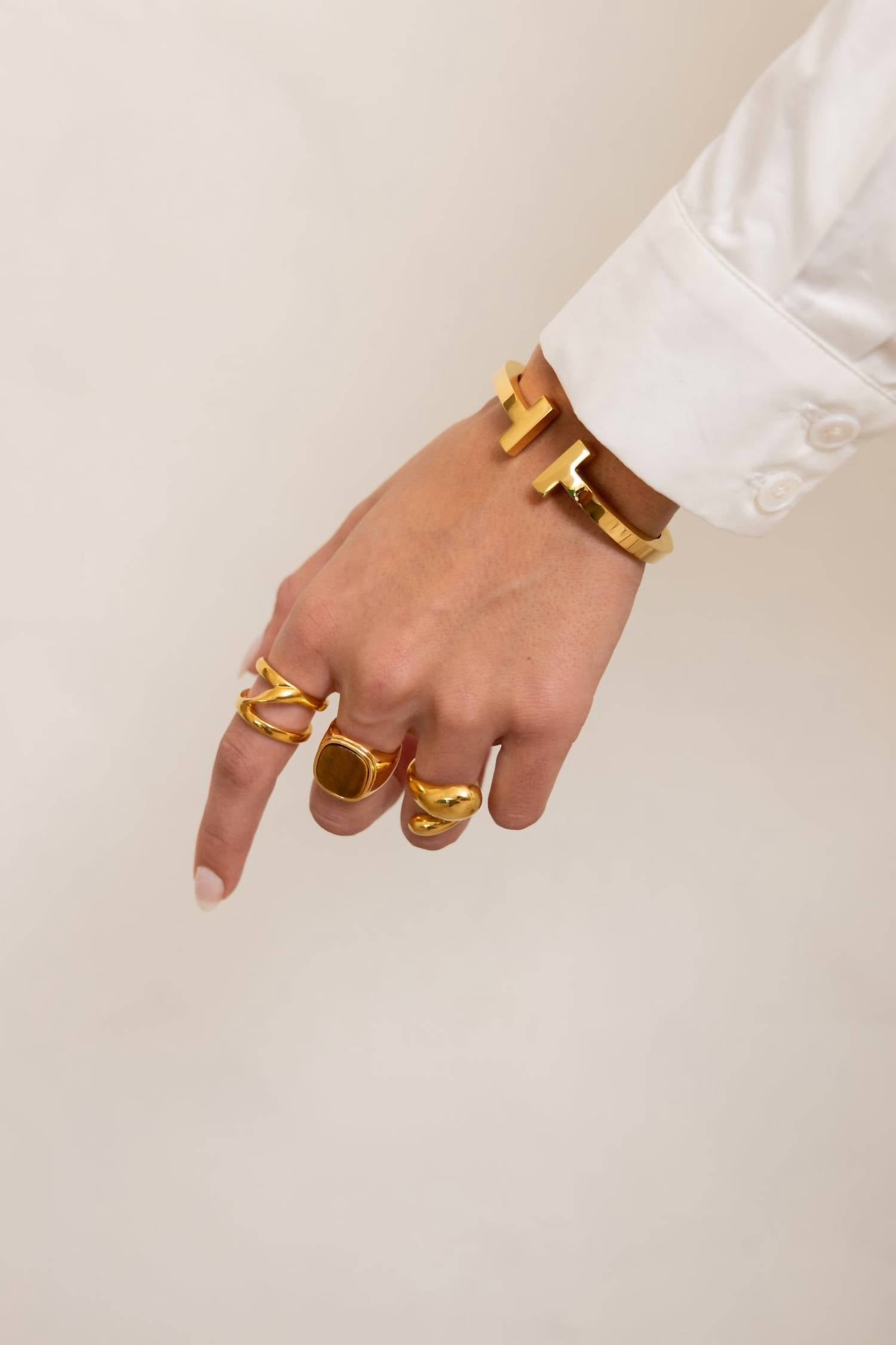 Sahira - Women's Sadie T Cuff